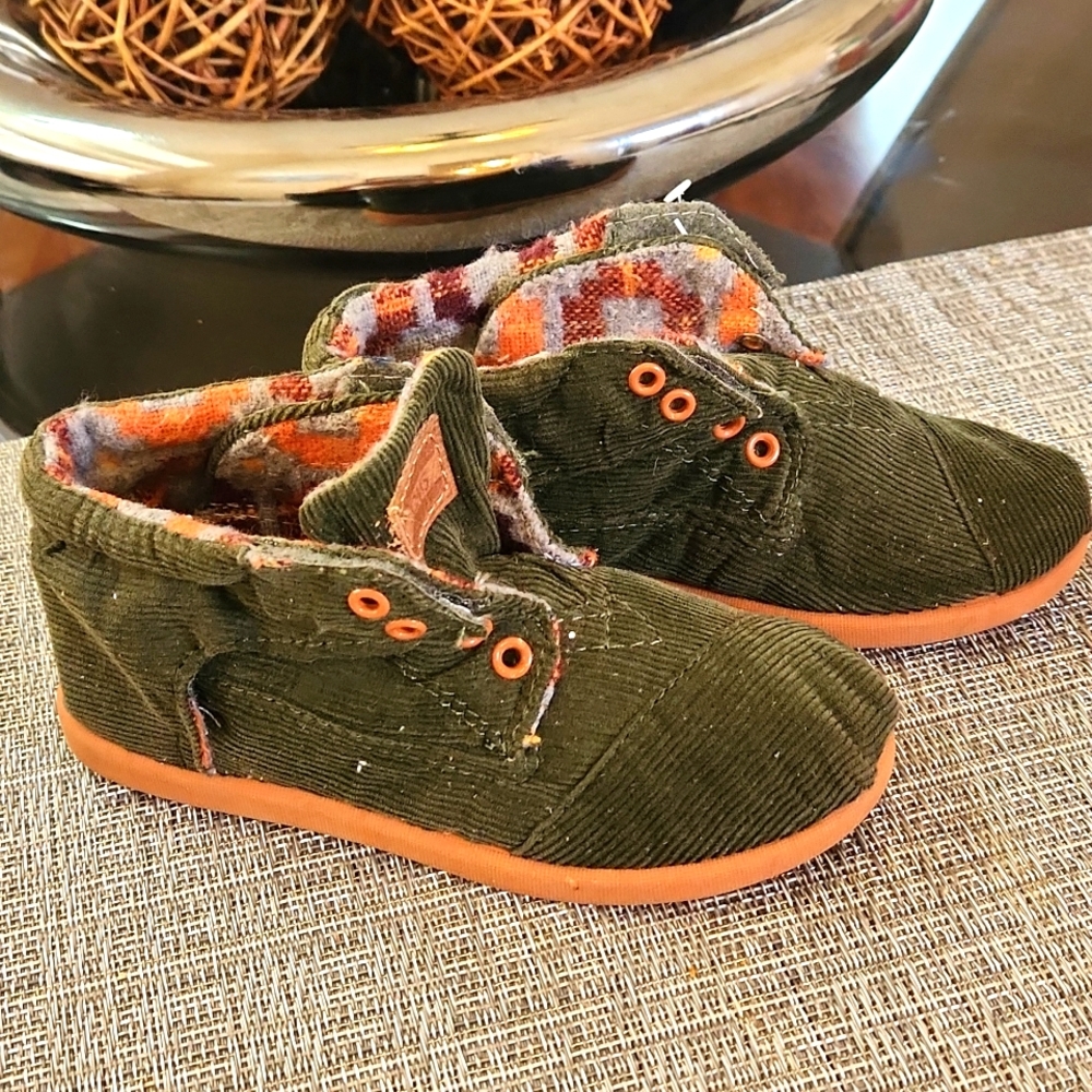 Toms Tiny Boots Shoes Kids Green Corduroy Toddler T10 Boys